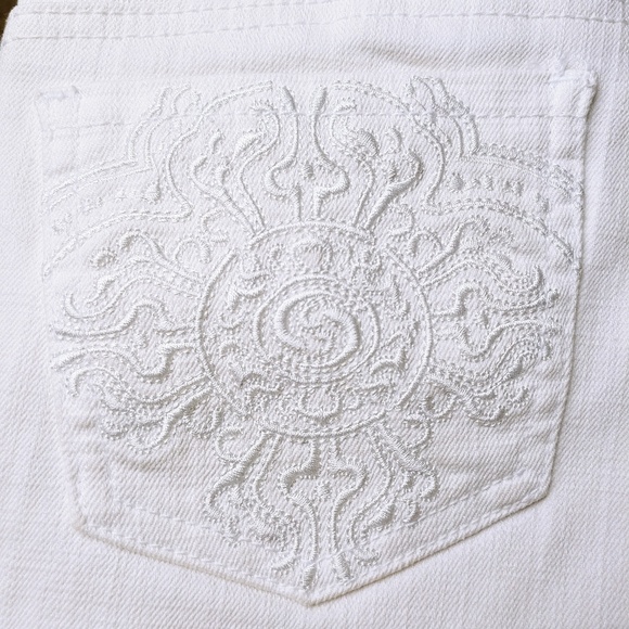 Cache embroidery jeans - Picture 8 of 8